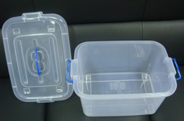 plastic container.jpg